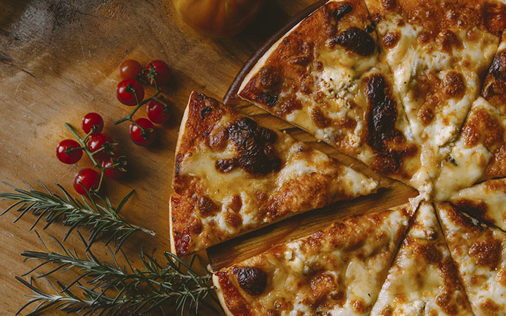 food_0006_ivan-torres-MQUqbmszGGM-unsplash